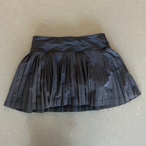Black lululemon skirt with pleats